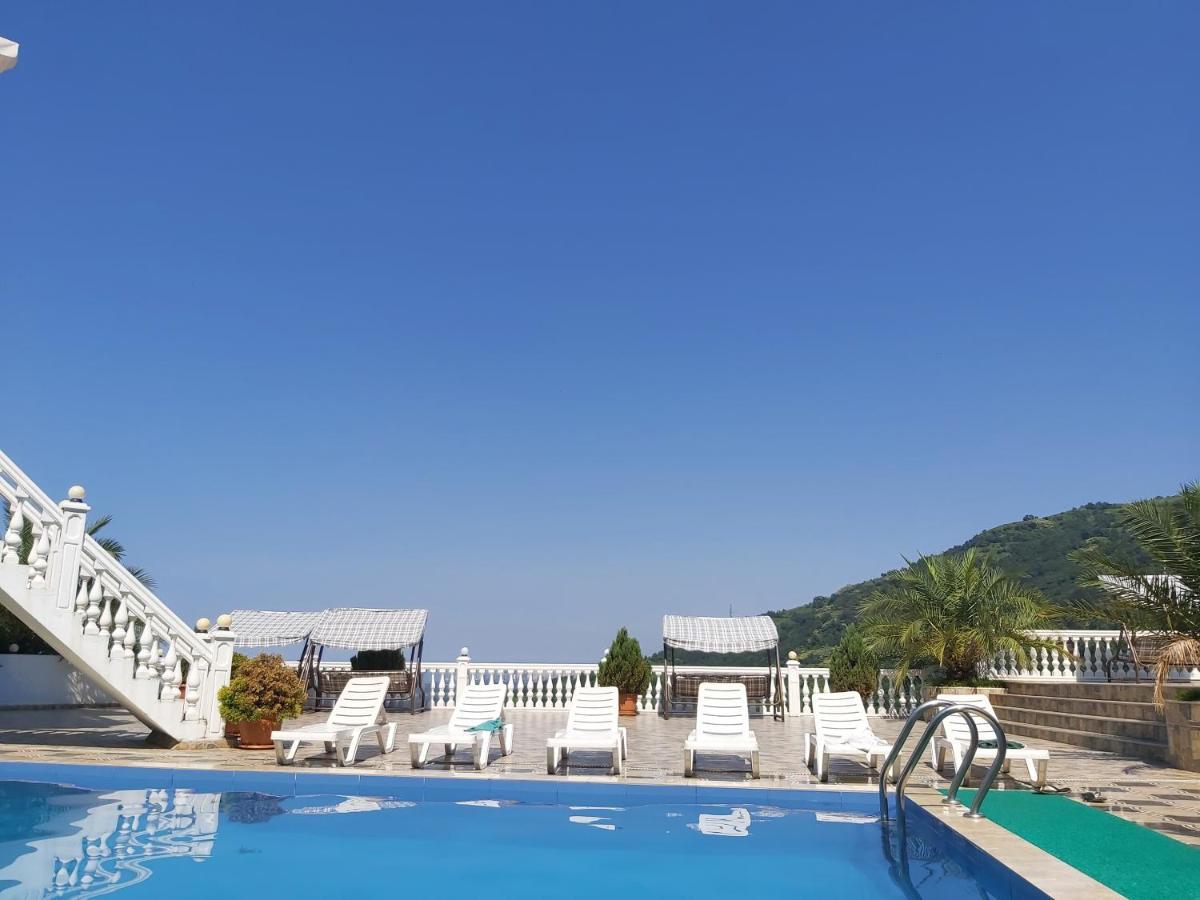Hotel Zura Palace Kvariati Exterior photo