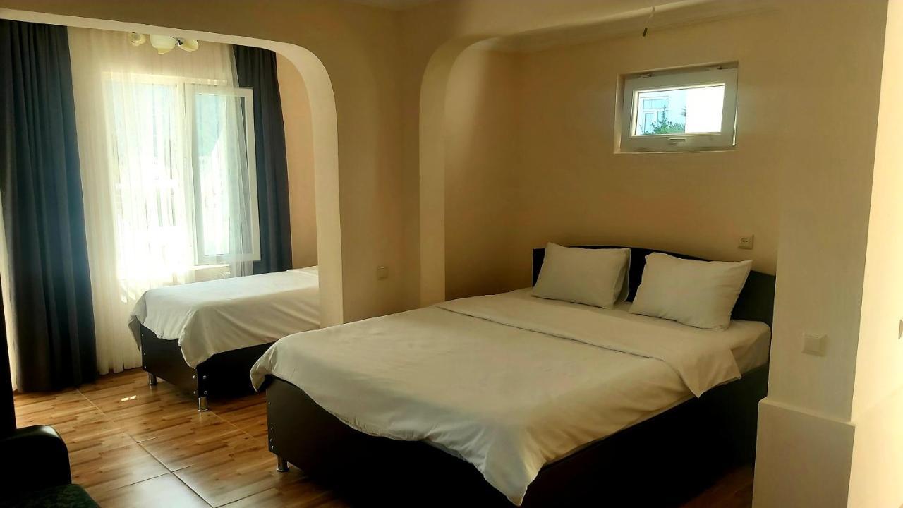 Hotel Zura Palace Kvariati Exterior photo